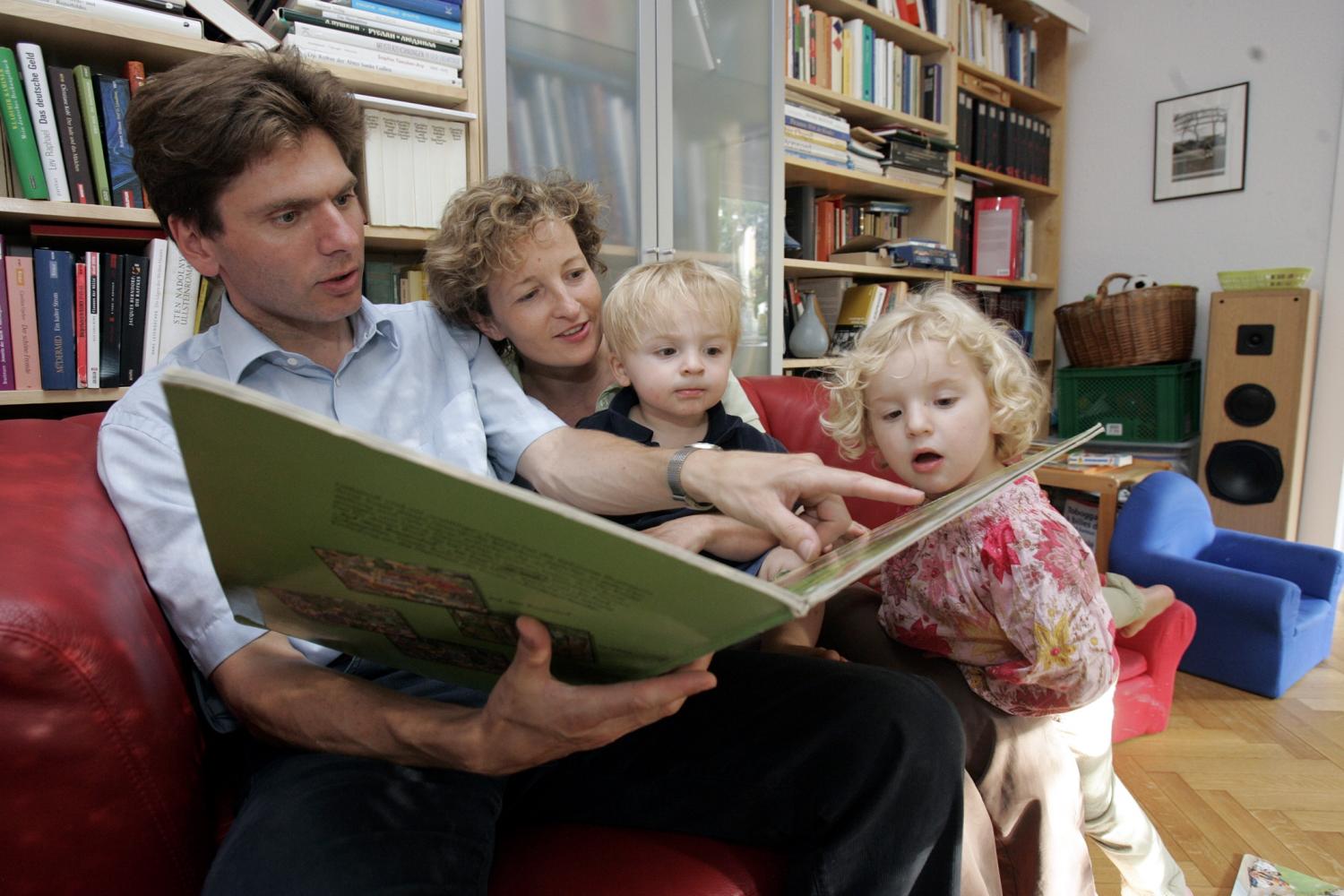 Vorlesen fördert die Lesekompetenz bei Kindern. Man kann nicht früh